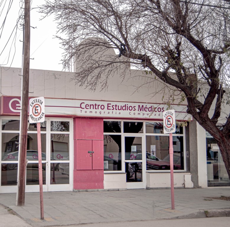 Frontis del Centro de Estudios Médicos